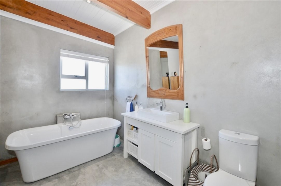 6 Bedroom Property for Sale in Yzerfontein Western Cape